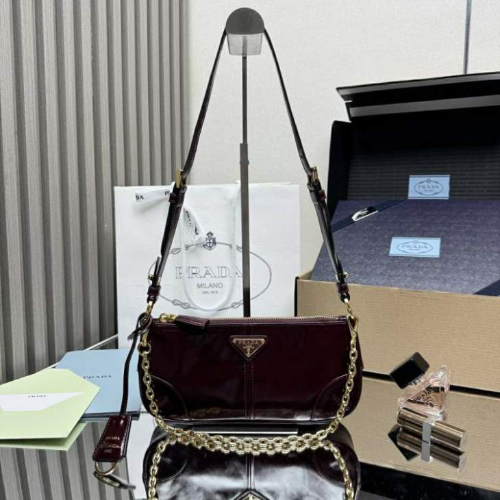 Picture of Prada Handbags _SKUfw208998662fw